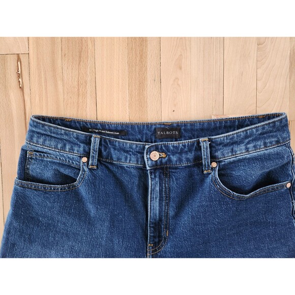 Talbots Sz 10 High Waist Relaxed Jean  33x30 Huron Dark Blue Wash Straight Leg - Picture 2 of 8